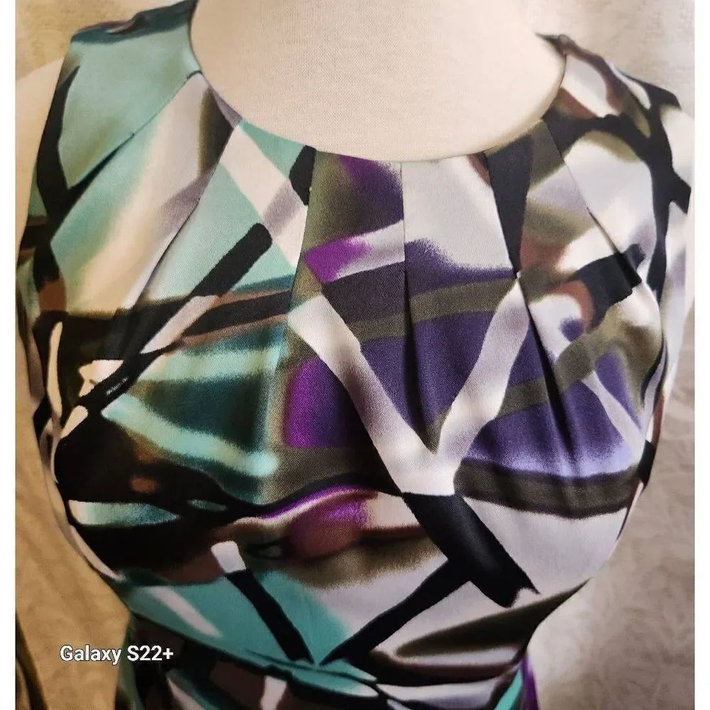 D27 Dressbarn - beautiful, stylish midi dress Pleated Neckline - purple & green - Picture 4 of 8